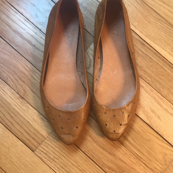 Donated-Madewell Perforated Flats! - Picture 5 of 13